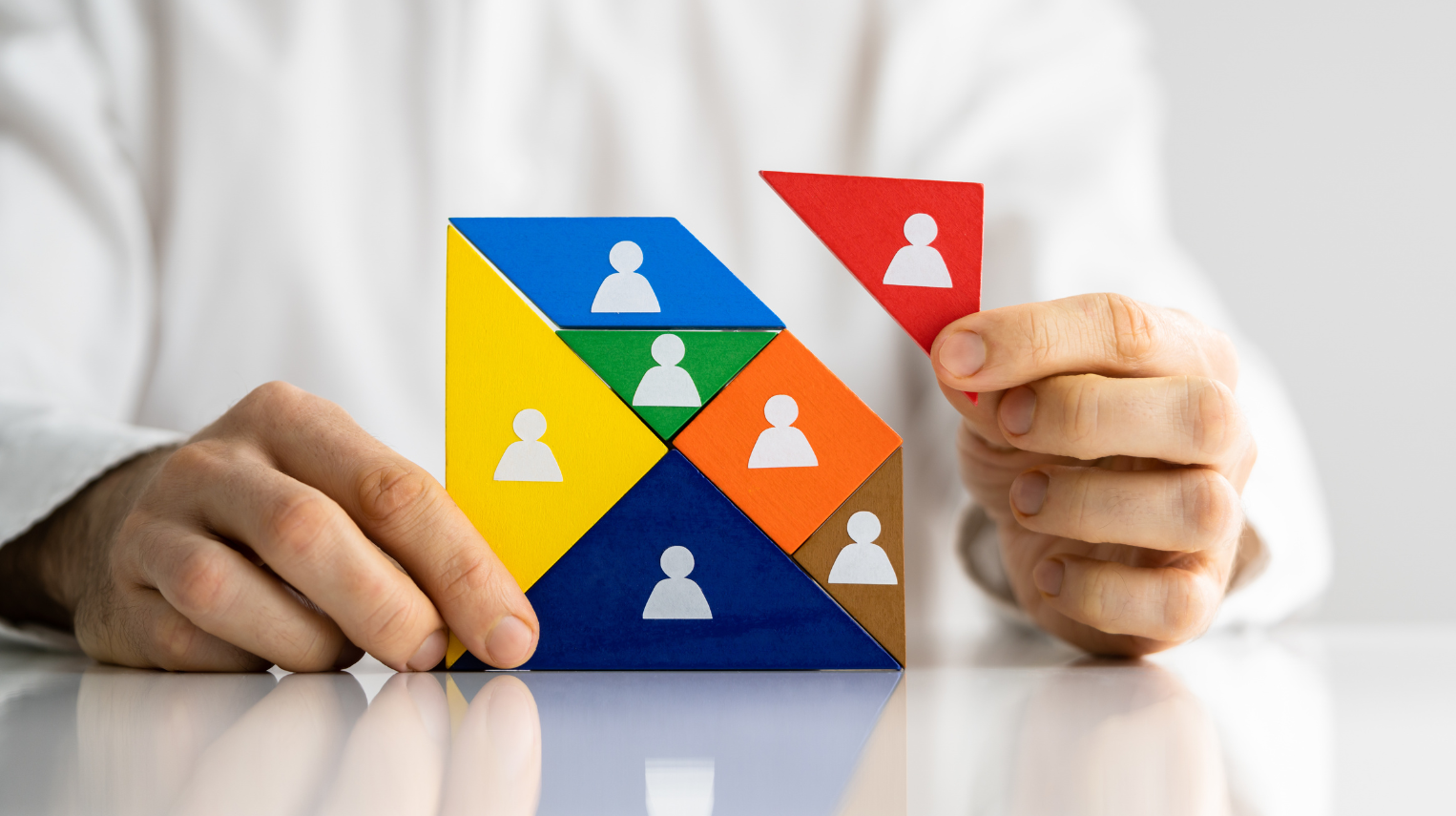 Building Your First Team: Do You Need an Employee, a Freelancer, or an Outsourcing Partner?